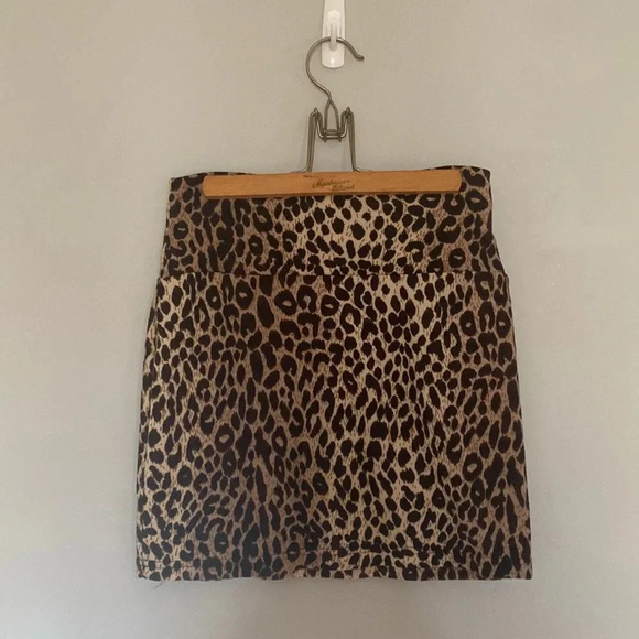 swool Dresses & Skirts - Swool Animal Print Mini Skirt Size Medium in Juniors